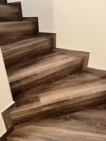  Dub Tmavy schody Bukoma